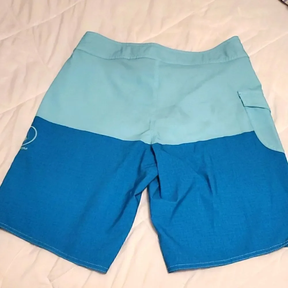 Volcom men's shorts size 28
